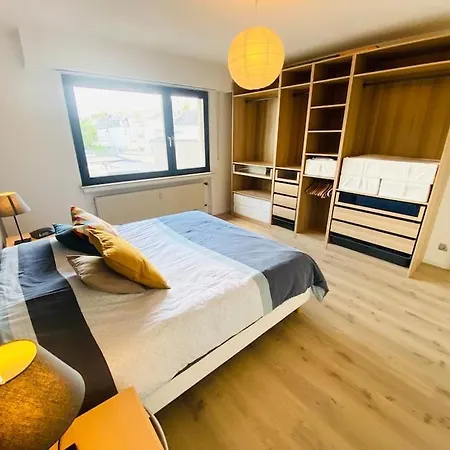 Large 1 Bedroom In Center With Parking - 64 公寓 *